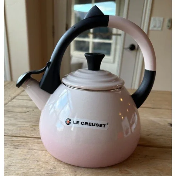 Le Creuset  Enamel On Steel Oolong Tea Kettle w/o Max Line 1.6 qt Shell Pink NEW - Picture 4 of 13